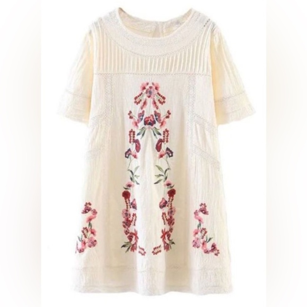 Free People Embroidered Victorian Dress Color- Cream/ Off-white mini dress sz XS